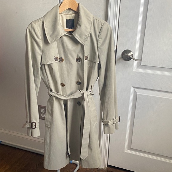 J. Crew Jackets & Blazers - J. Crew Light Tan Double-Breasted Trench Coat Sz 6